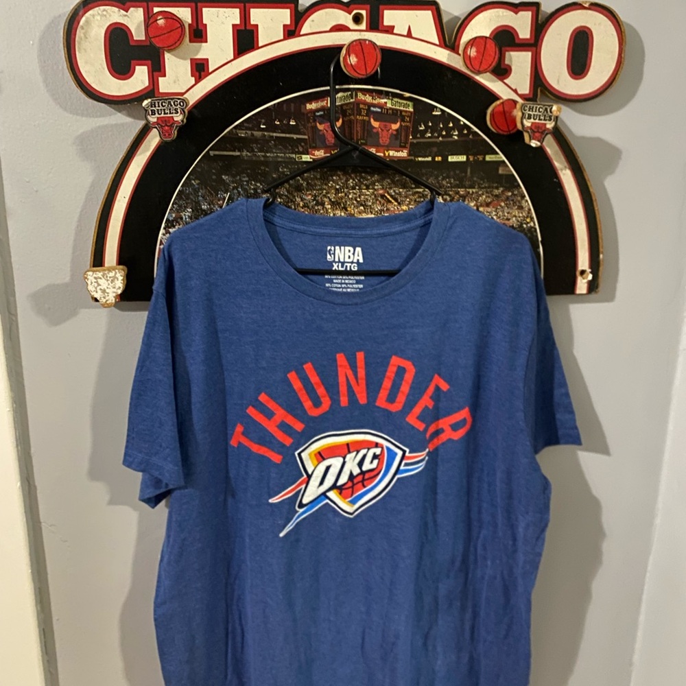 Oklahoma City Thunder t shirt size XL